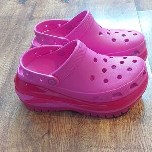 Crocs Classic Mega Crush Clogs Juice Pink M 7 W 9